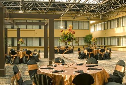 фото отеля Crowne Plaza Hotel Washington DC-Rockville