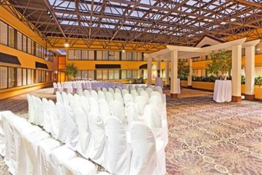 фото отеля Crowne Plaza Hotel Washington DC-Rockville