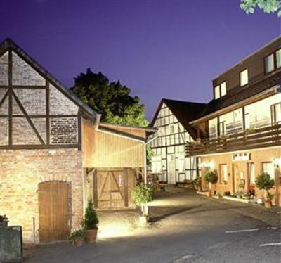 фото отеля Landgasthaus & Hotel Lindenhof Konigslutter