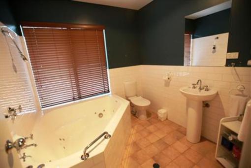 фото отеля Island Brook Estate Chalets Metricup
