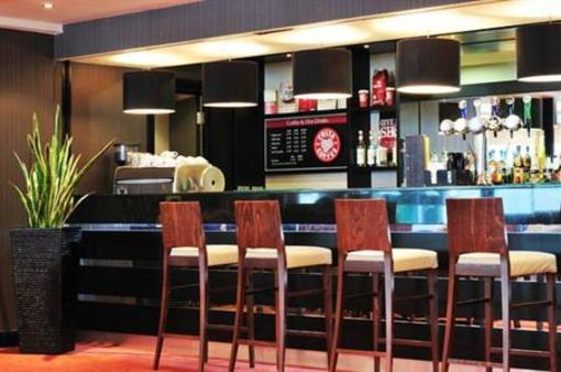 фото отеля Holiday Inn Woking