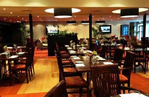 фото отеля Holiday Inn Woking