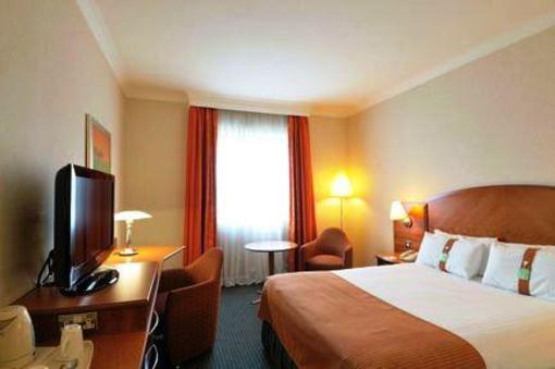 фото отеля Holiday Inn Woking