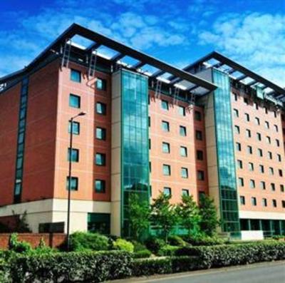 фото отеля Holiday Inn Woking
