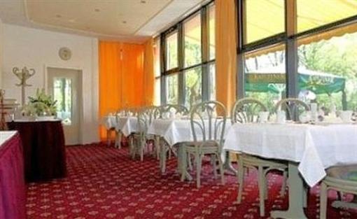 фото отеля Hotel Antares Halberstadt