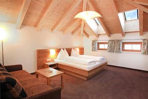фото отеля Tarlack Appartements Leogang