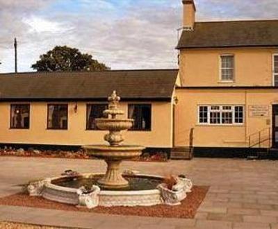фото отеля Coach House Hotel Flint Cross