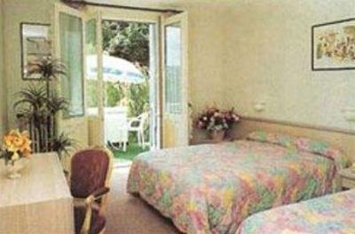 фото отеля Hotel Saint Philibert Tournus
