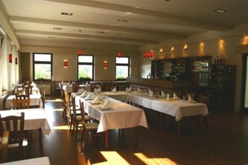 фото отеля Apat Hotel es Etterem