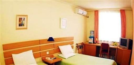 фото отеля Home Inn Kunming East Point