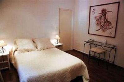 фото отеля La Touloubre Hotel La Barben