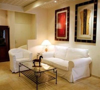 фото отеля La Touloubre Hotel La Barben