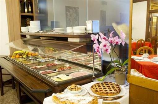 фото отеля Hotel Sole Holiday Arco