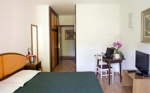 фото отеля Hotel Sole Holiday Arco