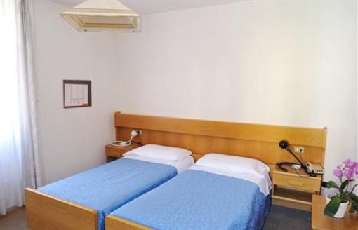 фото отеля Hotel Sole Holiday Arco