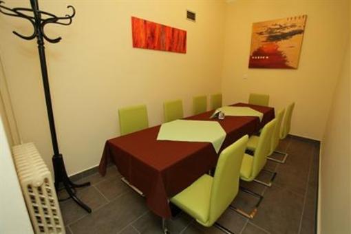 фото отеля Hotel Rose Breclav
