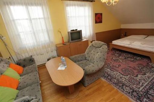 фото отеля Hotel Rose Breclav