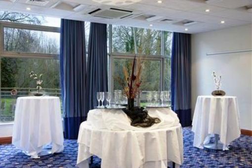 фото отеля Holiday Inn London Shepperton