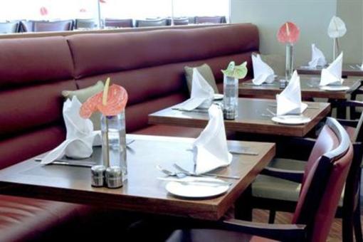 фото отеля Holiday Inn London Shepperton