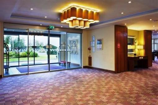 фото отеля Holiday Inn London Shepperton