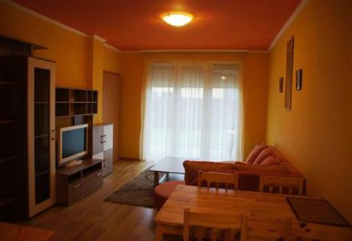 фото отеля Cserkeszolo Apartman