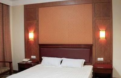 фото отеля Green Tree Inn Ningbo Baizhang East Road