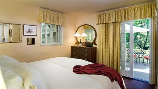 фото отеля Madrona Manor Wine Country Inn and Restaurant