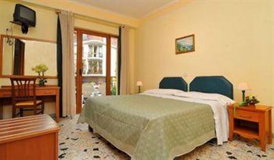 фото отеля Tourist Hotel Sorrento