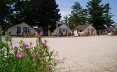 фото отеля The Beach House Mackinaw City