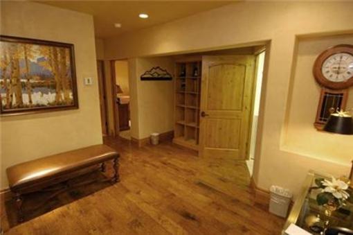 фото отеля Frias Properties - Galena St Neighborhood