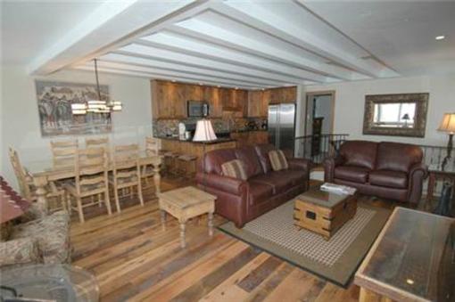 фото отеля Frias Properties - Galena St Neighborhood