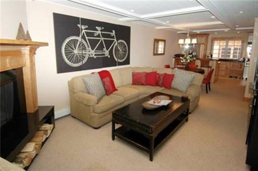 фото отеля Frias Properties - Galena St Neighborhood