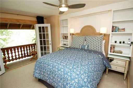 фото отеля Frias Properties - Galena St Neighborhood
