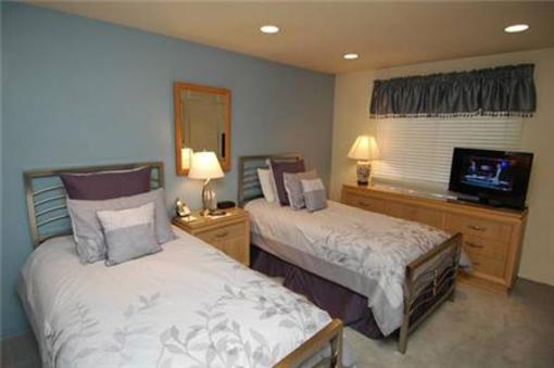фото отеля Frias Properties - Galena St Neighborhood