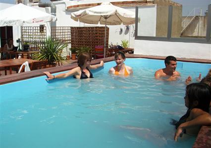 фото отеля Oasis Backpackers' Palace Seville