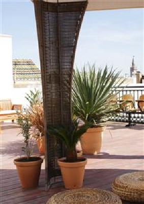фото отеля Oasis Backpackers' Palace Seville