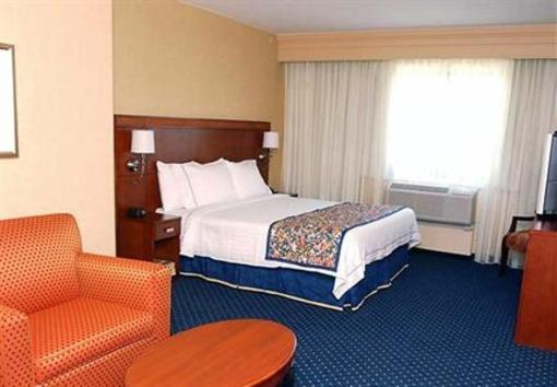 фото отеля Courtyard by Marriott Republic Airport Long Island/Farmingdale