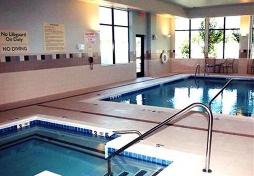 фото отеля Courtyard by Marriott Republic Airport Long Island/Farmingdale