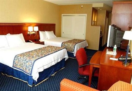 фото отеля Courtyard by Marriott Republic Airport Long Island/Farmingdale