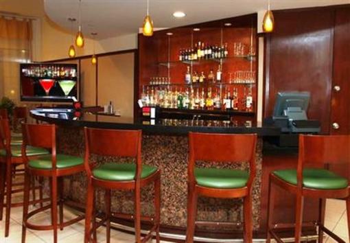 фото отеля Courtyard by Marriott Republic Airport Long Island/Farmingdale
