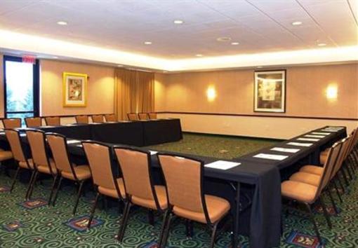 фото отеля Courtyard by Marriott Republic Airport Long Island/Farmingdale