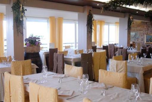фото отеля Hotel Bellavista San Zeno di Montagna