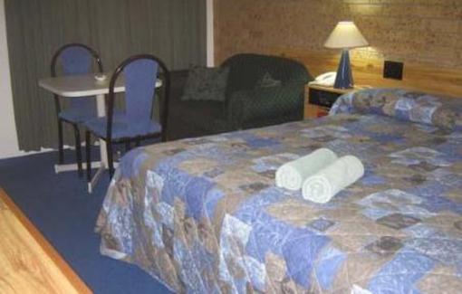 фото отеля Settlers Motor Inn
