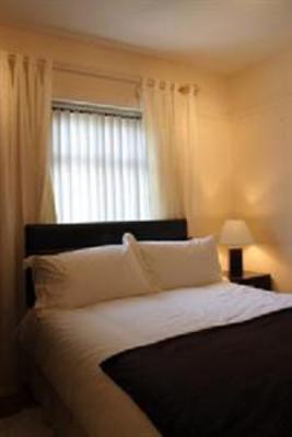 фото отеля Derry Self Catering Apartments