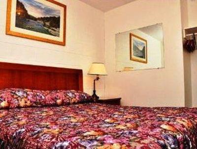 фото отеля Knights Inn Orillia