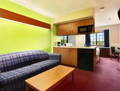 фото отеля Microtel Suites at Music Road