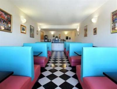 фото отеля Microtel Suites at Music Road