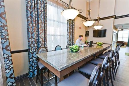 фото отеля Hampton Inn & Suites Exeter