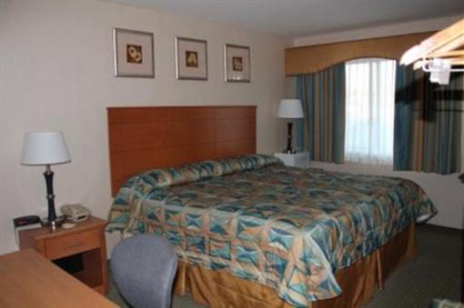 фото отеля Econo Lodge Farmingdale