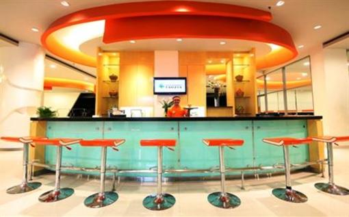 фото отеля Harris Hotel Sentul City Bogor